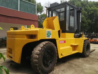 China Japanese Heavy Used Diesel Forklift Truck 25 Ton Komatsu FD250 With Side Shifter for sale