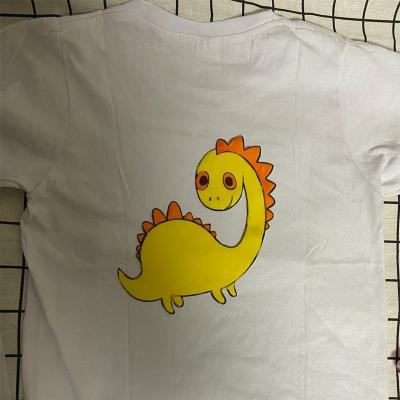 China Impresión por sublimación en camisetas oscuras Papel de transferencia térmica de inyección de tinta A4 Papel blanco en venta