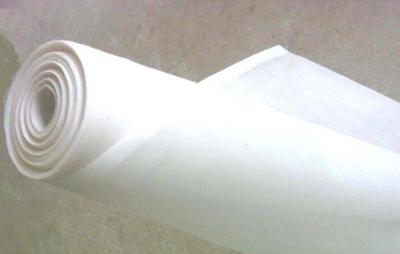 China Tela filtrante industrial blanca cruda del poliéster para la eliminación del polvo del polvo usando en venta