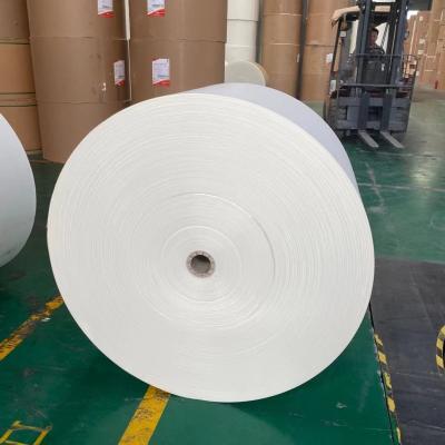China O PE descartável de 167 G/M laminou o rolo de papel para o copo de papel à venda