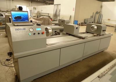중국 파란 회전하는 UV 레이저 조판공 장비, 직물 조각 기계 2200mm/3500mm는 폭을 가립니다 판매용