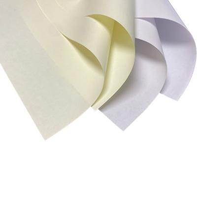 China Papel de impresión offset liso WFU Papel de alta unión blanca sin madera en venta