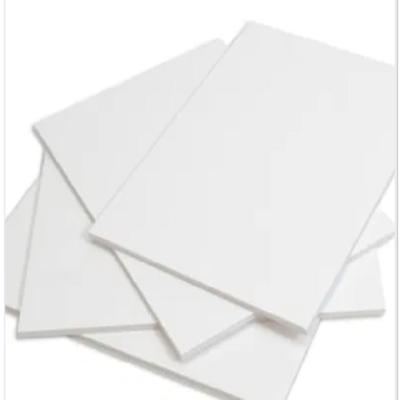 Chine Carton d'impression à haute luminosité recouvert de carton d'art C2S blanc en vrac à vendre