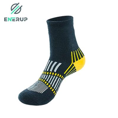 China Green Winter Thermal Merino Wool Socks Moisture Wicking Hiking Socks for sale