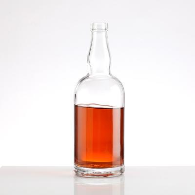 Chine Bouteille en verre de liqueur de 750 ml avec liège à vendre