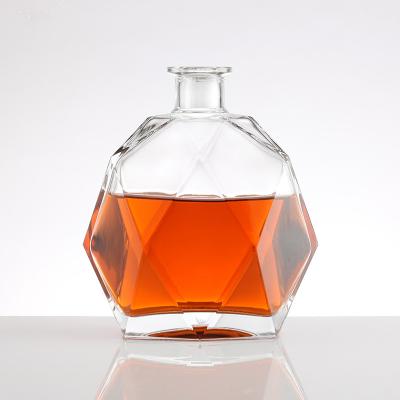China Garrafas transparentes de uísque - imperdível para os distribuidores de brandy, vodka e gin à venda
