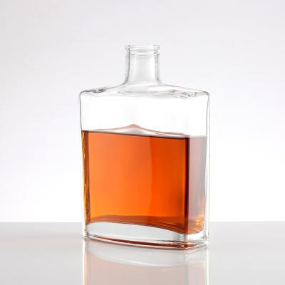 China Rectangle Clear Glass Bottle 750ml Capacity for Machine Made Liquor Production for sale