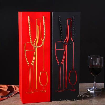 China Coated Paper Wine Bottle Gift Bags , Varnish Coating Single Wine Bag for sale