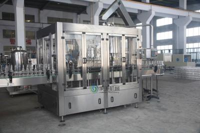 China 3 em 1 máquina de engarrafamento de vidro com o tampão de parafuso de alumínio, máquina de enchimento da bebida à venda