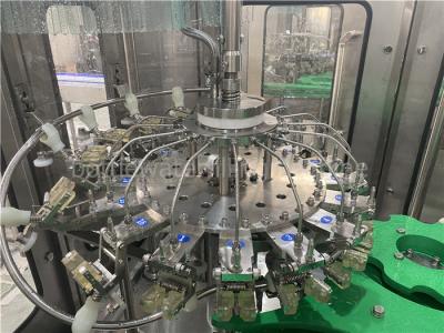 China função tampando da máquina de engarrafamento do vidro de vinho 6000bph para o diâmetro de 80mm à venda