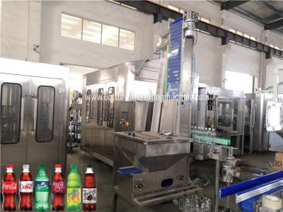 China 33cl 50l carbonató la máquina de rellenar de la bebida, producción del agua de soda que hacía la planta en venta