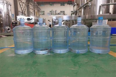 China enchimento com 4 cabeças de enchimento, máquina da garrafa do galão 18.9L de enchimento do jarro do galão à venda