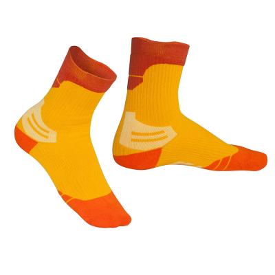 China Breathable Thickened Breathable Cotton Yarn Sports Socks Basketball Sweat-absorbent Socks for sale