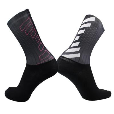 China 2021 Seamless Recycling Anti-Bacterial Anti-Slip Integral Socks Molding Compression Spike Cycling Sock Bike Outdoor Running Sports Socks for sale