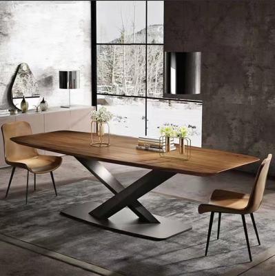 China Luxury X Cross Industrial Mesa de jantar de madeira maciça com padrão de grãos de base metálica à venda