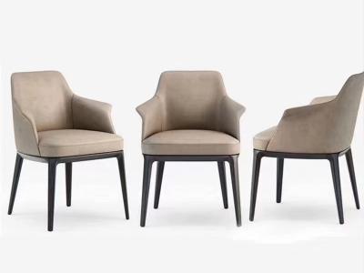 China Silla de comedor con reposabrazos flexibles, sillas de comedor italianas 840 mm de altura en venta