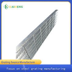China Silver White Antiskid Serrated Steel Grating Ladder Metal Walkway Mesh for sale