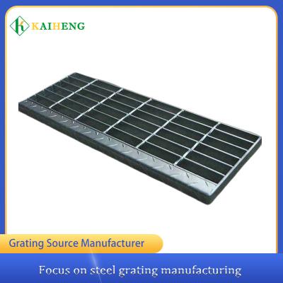 Chine Le métal en acier galvanisé anticorrosion de bandes de roulement d'escalier de grille glissent non des bandes de roulement d'escalier à vendre