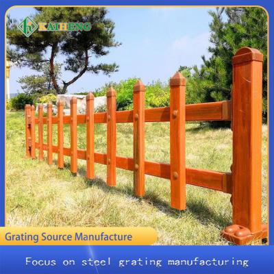 China O gramado pequeno do PVC soldou o corrimão de Mesh Fencing Lawn Border Fence à venda