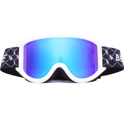 China Adjustable Mirrored Snow Goggles Multi Coloured REVO Scratch Resistance for sale