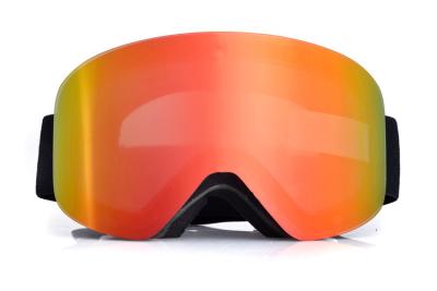 China Fog Free Photochromic Ski Goggles 100% UV400 Protection Long Elastic Strap for sale