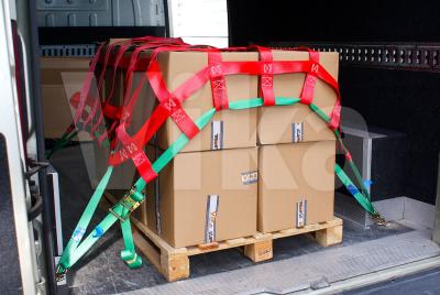China 2 M X los 2M red del cargo del poliéster de 600 kilogramos con anchura de las correas de 25m m en venta