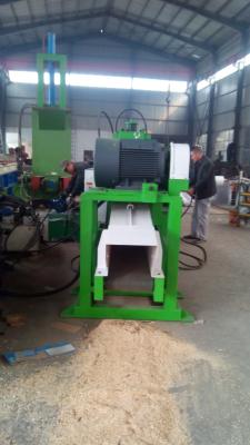 China Sawdust machine with 164 kinfe,37kw power give you 3t per hour capacity for sale