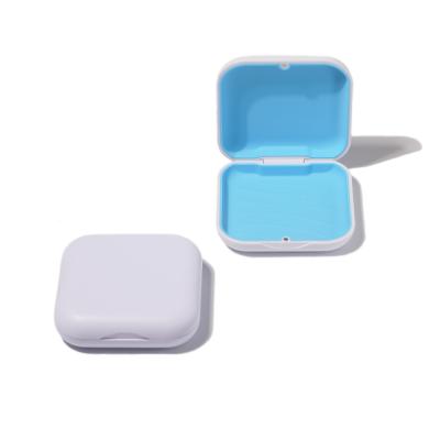 China Customized Magnetic Orthodontic Retainer Box Case Multi Colors Square Shape for sale