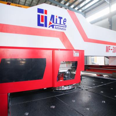 中国 300KN高速CNCのタレットの打つ機械CNCのタレットの穿孔器出版物 販売のため