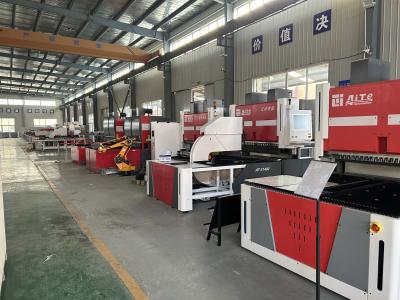 Chine Machine à cintrer de frein de presse de commande numérique par ordinateur pour la machine à cintrer électrique de feuillard de Cabinet à vendre
