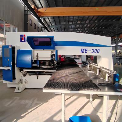 中国 75KW CNCの薄板金の打つ機械高速30rpm 販売のため
