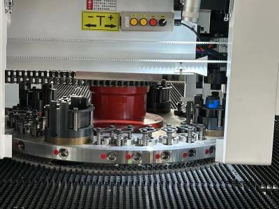 China Chapa de la prensa de la torrecilla de la punzonadora 200HPM de la chapa del CNC del motor servo en venta
