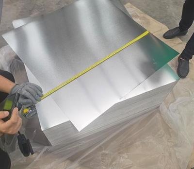 Chine 2.8/5.6 fer-blanc de finition extérieur plat de Tin Sheets Bright Stone Silver 0.25mm à vendre