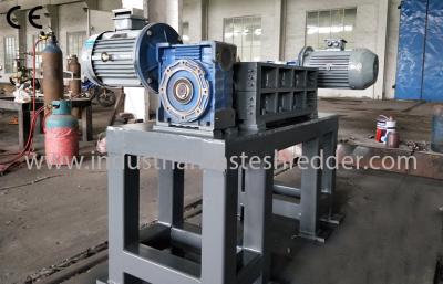 China Auto Parts Plastic Waste Shredder / Crusher Machine For Large Hard Materials for sale