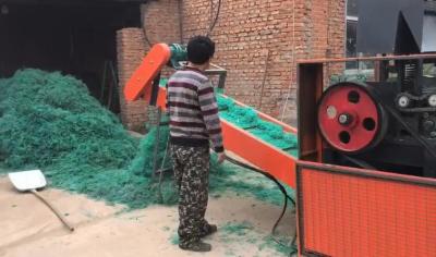 China Fishing Net Scrap Plastic Film Shredder Rotating Twisted Knife Design for sale