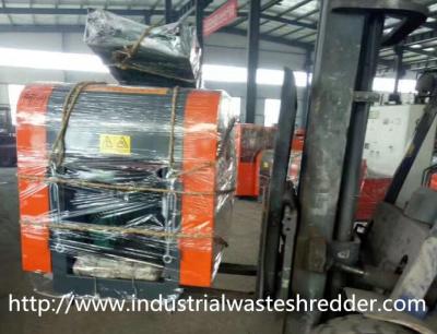 China Industrial Paper Crusher Machine , Cardboard Box Crushing Machine Custom Capacity for sale