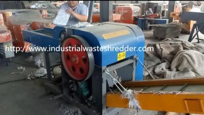 Chine machines de déchiquetage industrielles de carton de la chute 5.5KW pour la literie animale à vendre