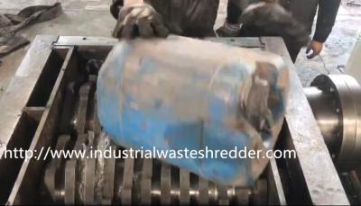 China Metal Drum Shred Tech Shredder , Plastic Bottle Grinding Machine Simple Maintenance for sale