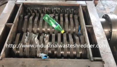 China Mini Scrap Plastic Waste Shredder Machine Space Saving For PET Bottles for sale
