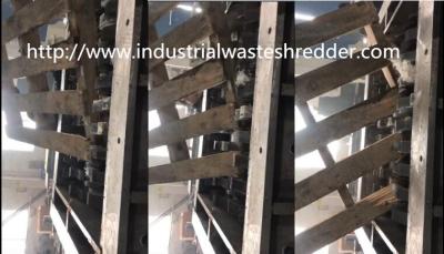 China Waste Pallet Four Shaft Shredder Wear Resistance Stable Working Large Capacity for sale