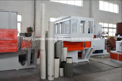 China La sola máquina de la trituradora del eje para el pedazo plástico de los tubos incluye el PE/los PP/PPR/el ABS/PVC en venta
