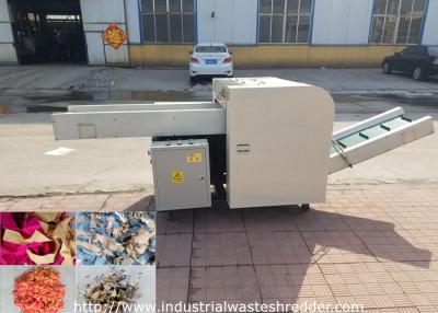 China A máquina de corte Waste de pano da tela todo o fácil disponível dos materiais macios opera a manutenção à venda