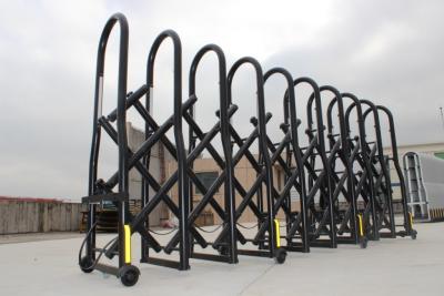 China Temporary Retractable Security Crowd Control Gates Fences With Braking Mechanism for sale