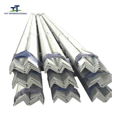 China Equal Unequal Structural Steel Angle , Mild Steel Equal Angle Q235 Black Color Or Galvanized for sale