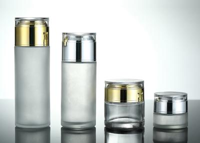 Chine Bouteille cosmétique en verre givrée claire 50ml 80ml 100ml de pompe d'emballage facial vide d'huile à vendre