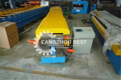 China Máquina de acero cuadrada de la bajada de aguas del canal del tubo de la lluvia del panel del sofito del perfil en venta
