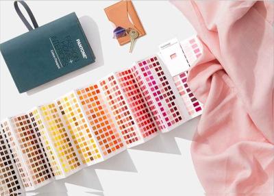 China Guía del color de Pantone de la versión del algodón, el llevar fácil de la carta de color de Pantone en venta