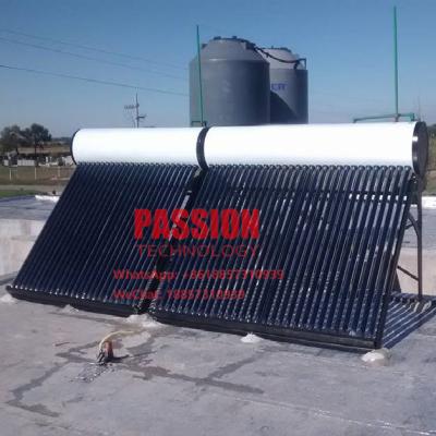 China el calentador de agua solar del tanque blanco 300L 200L no ejerce presión sobre el sistema de calefacción solar solar del tubo de vacío del géiser en venta