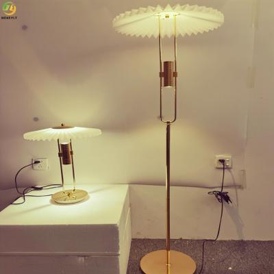 Chine Lumière moderne verticale acrylique de plancher de LED pour le salon Sofa Nordic Retro à vendre