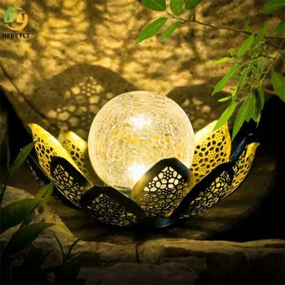 China Waterproof Solar Outdoor Lights Crackle Globe Glass Lotus Decoration for sale